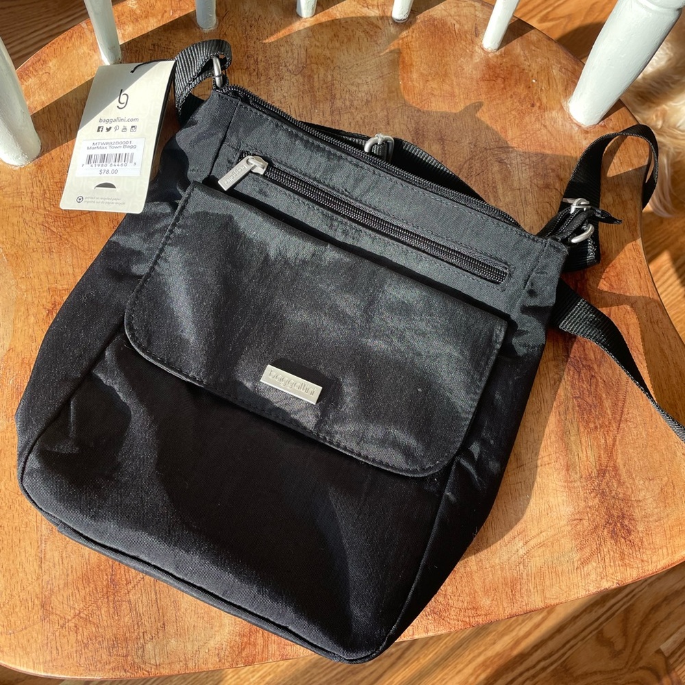 BRAND NEW WITH TAGS Baggallini crossbody
